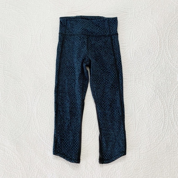 Lululemon Deep Breath Crop Leggings (21" Inseam), Shatter Weave Desert‎ Teal - Picture 7 of 10